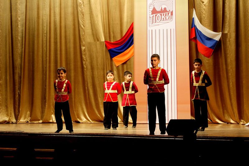 Файл:Танцевальный ансамбль «Ераз» (Псков) 26.04.2018-6.jpg