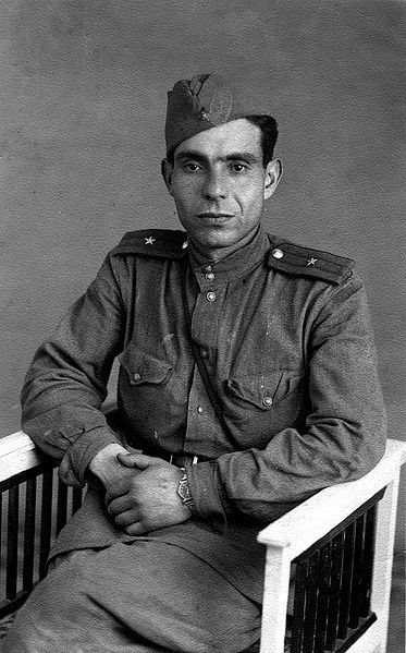 Файл:1Кочарянц С.Г. Берлин 1945.jpg