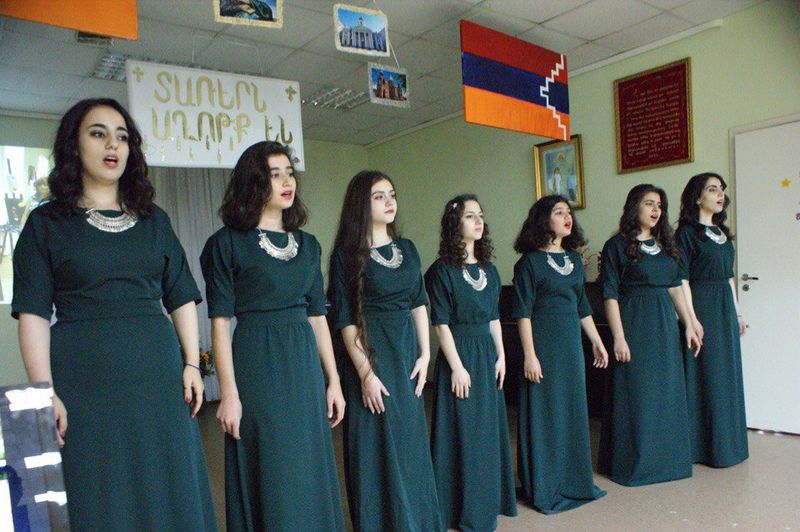Файл:Вокальный ансамбль «Аветум» (Санкт-Петербург) 02.10.2017.jpg