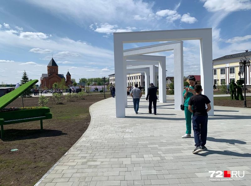 Файл:Церковь Сурб Месроп Маштоц (Тюмень)2.jpg