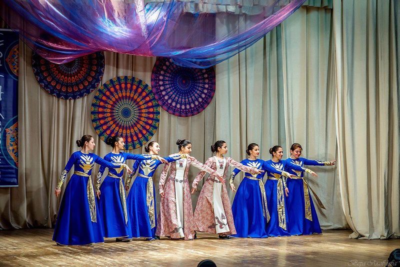 Файл:Ансамбль «Нур» (Ярославль) 15.03.2017.jpg