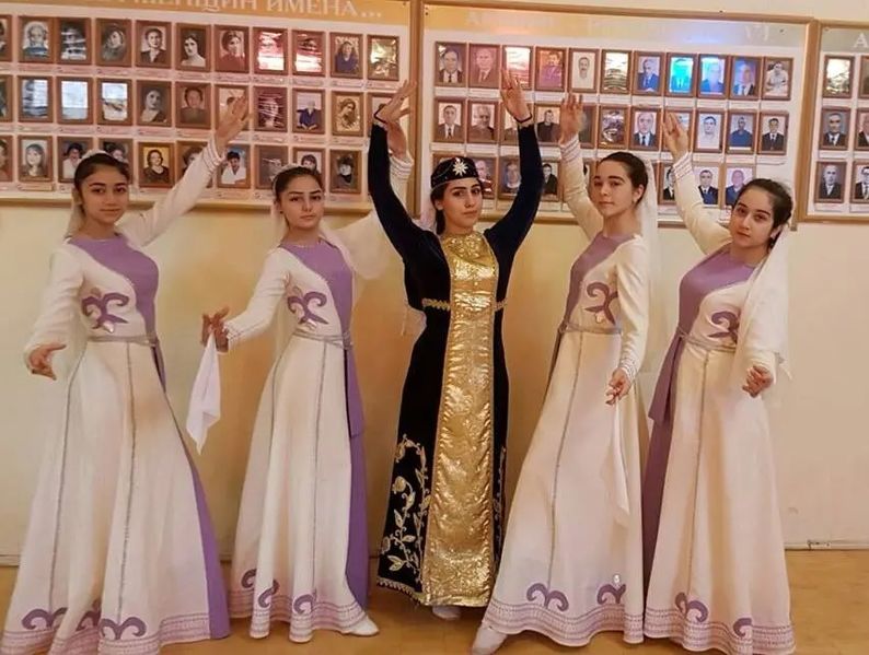 Файл:Вокально-хореографический ансамбль «Аревик» (Астрахань) 4.jpg