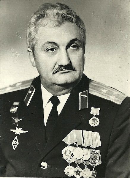 Файл:Казарян Н.В. лётчик.jpg