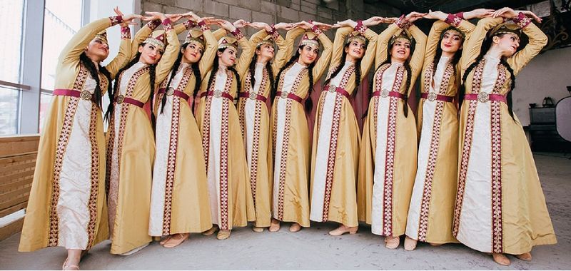Файл:Народный хореографический ансамбль «Армения» (Красноярск).jpg