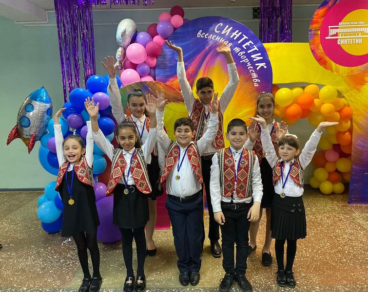Файл:Народный ансамбль «Саят Нова» (Тверь).jpg