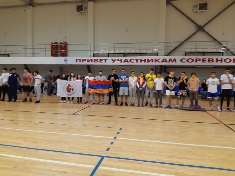 Файл:Молодежная группа НУР на соревнованиях.jpg
