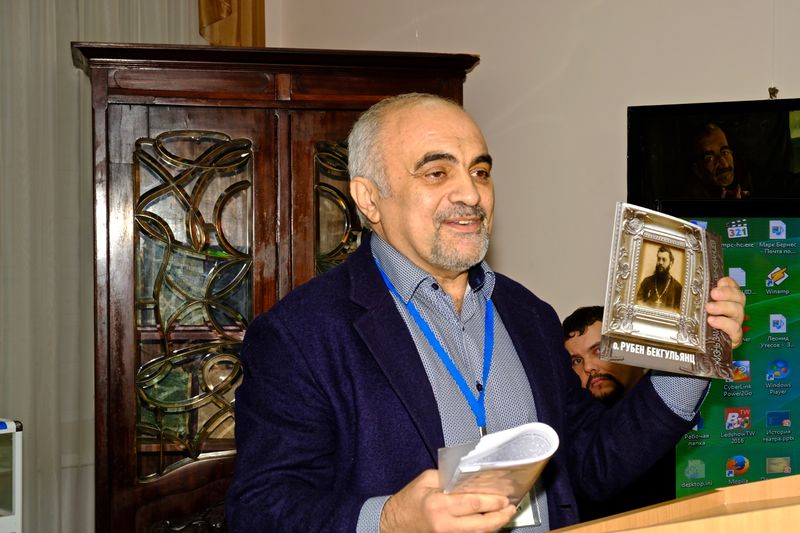 Файл:DSCF5561Конференция 240 летия Нахичевани.jpg