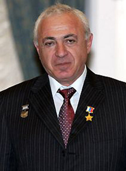 Файл:Рубен Есаян Портрет А.jpg