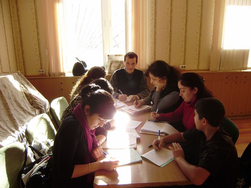 Файл:Армянская воскресная школа (Челябинск) 24.10.2010.jpg