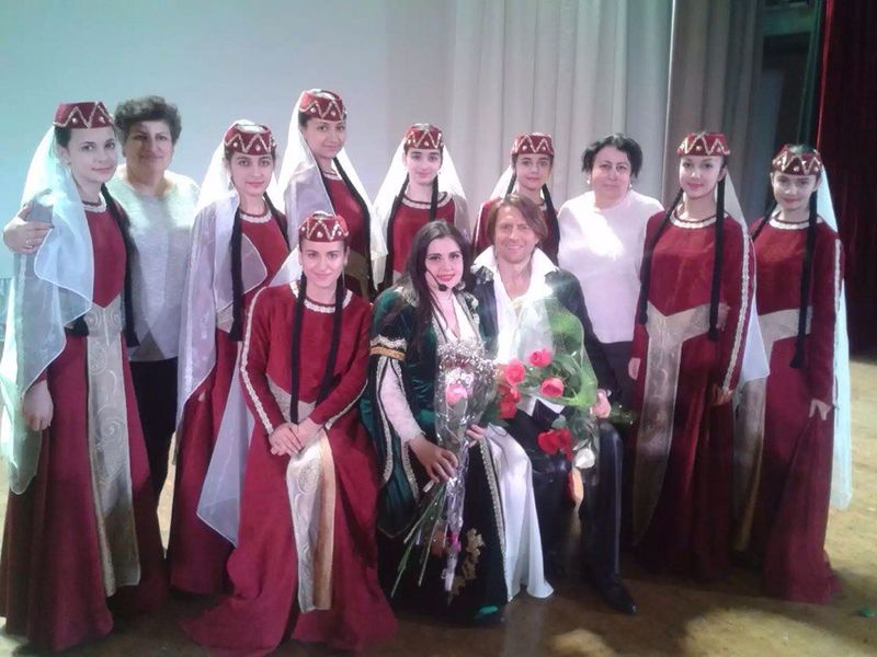 Файл:Вокально-хореографический Ансамбль «Арагац» (Пенза) 25.12.2015.jpg